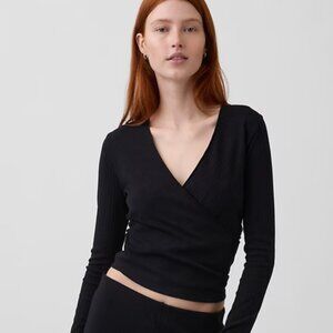 GAP - Modern Wide Rib Wrap V-Neck T-Shirt - Size Small - Black